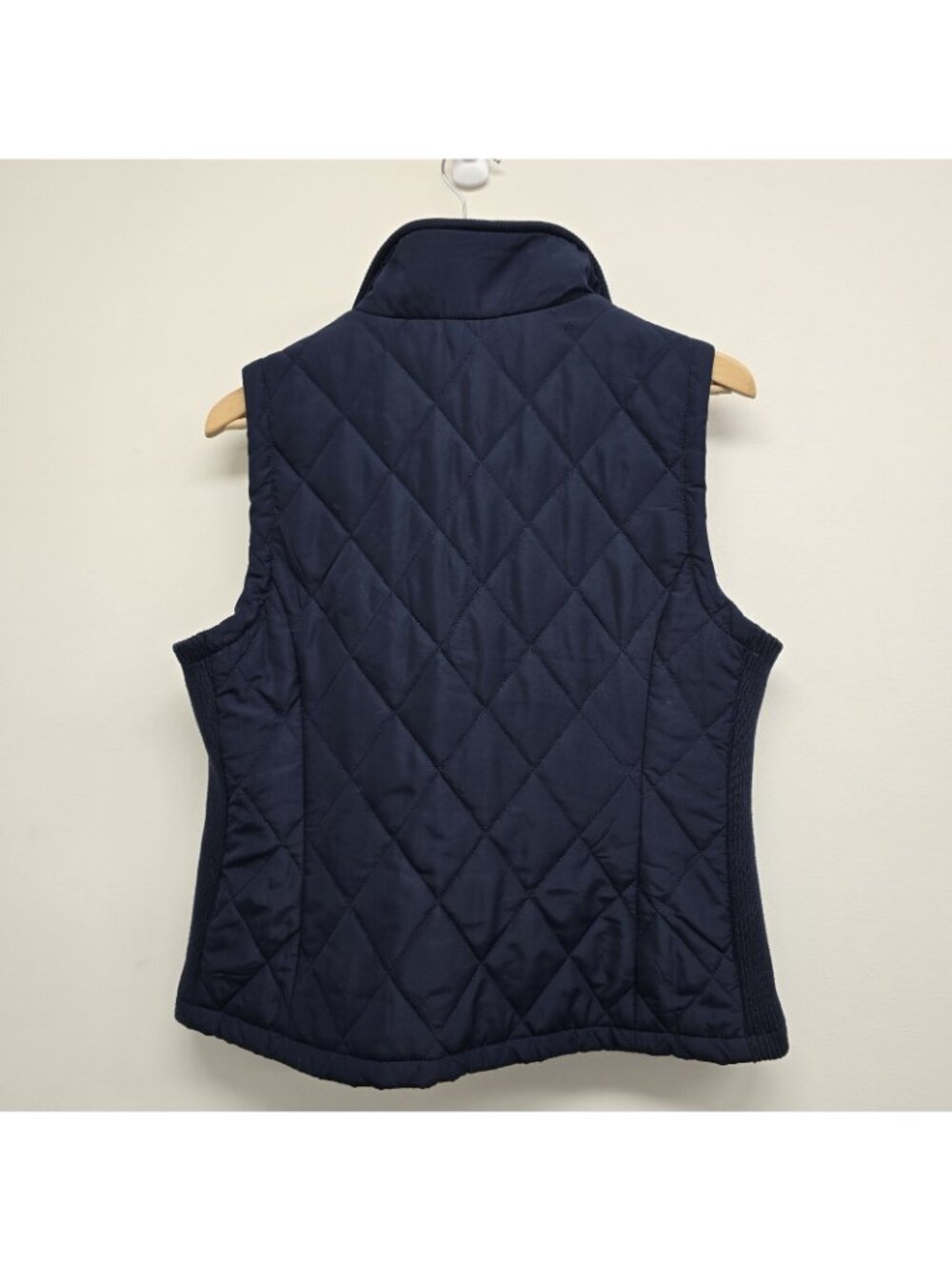 Lot of 3 Christopher Banks Quilted Vests Sz M Full Zip Layering Casual Outdoor - Picture 15 of 16